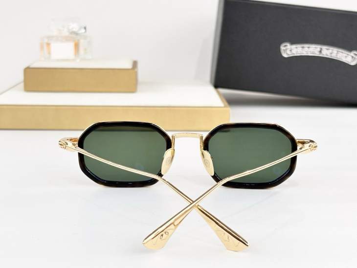 Picture of Chrome Hearts Sunglasses _SKUfw76704620fw